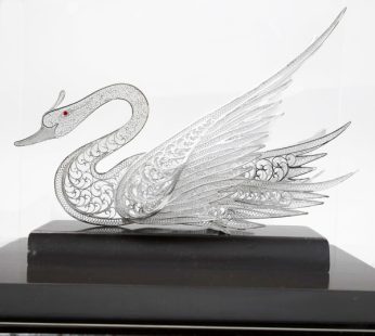 SILVER SWAN